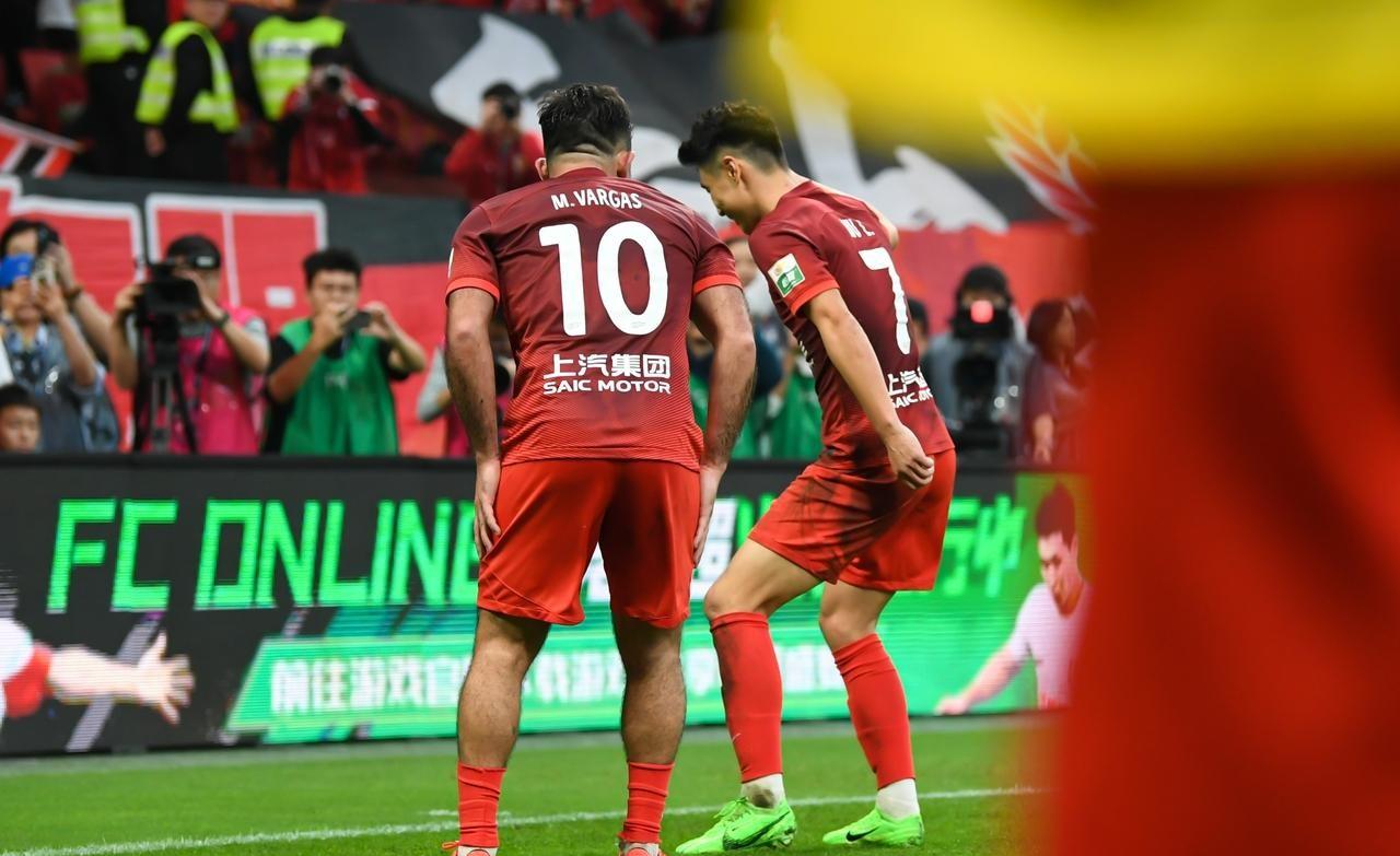 澳门娱乐城 -包含尤文图斯迎中超关键赛，转会期更衣室发声，话题不断，赛程密集仍需轮换的词条